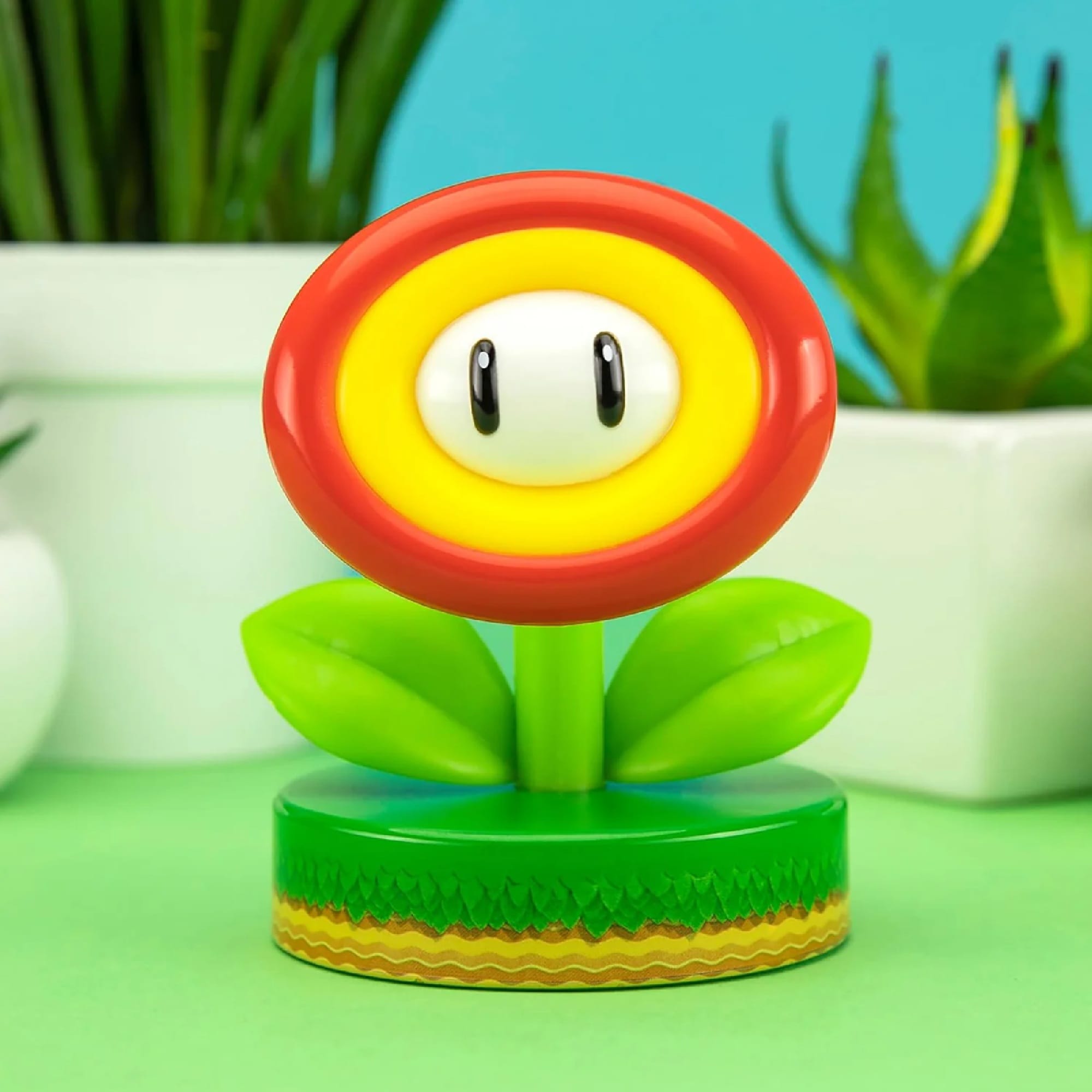 Nintendo Super Mario - Fire Flower Icon Light V2 by Paladone