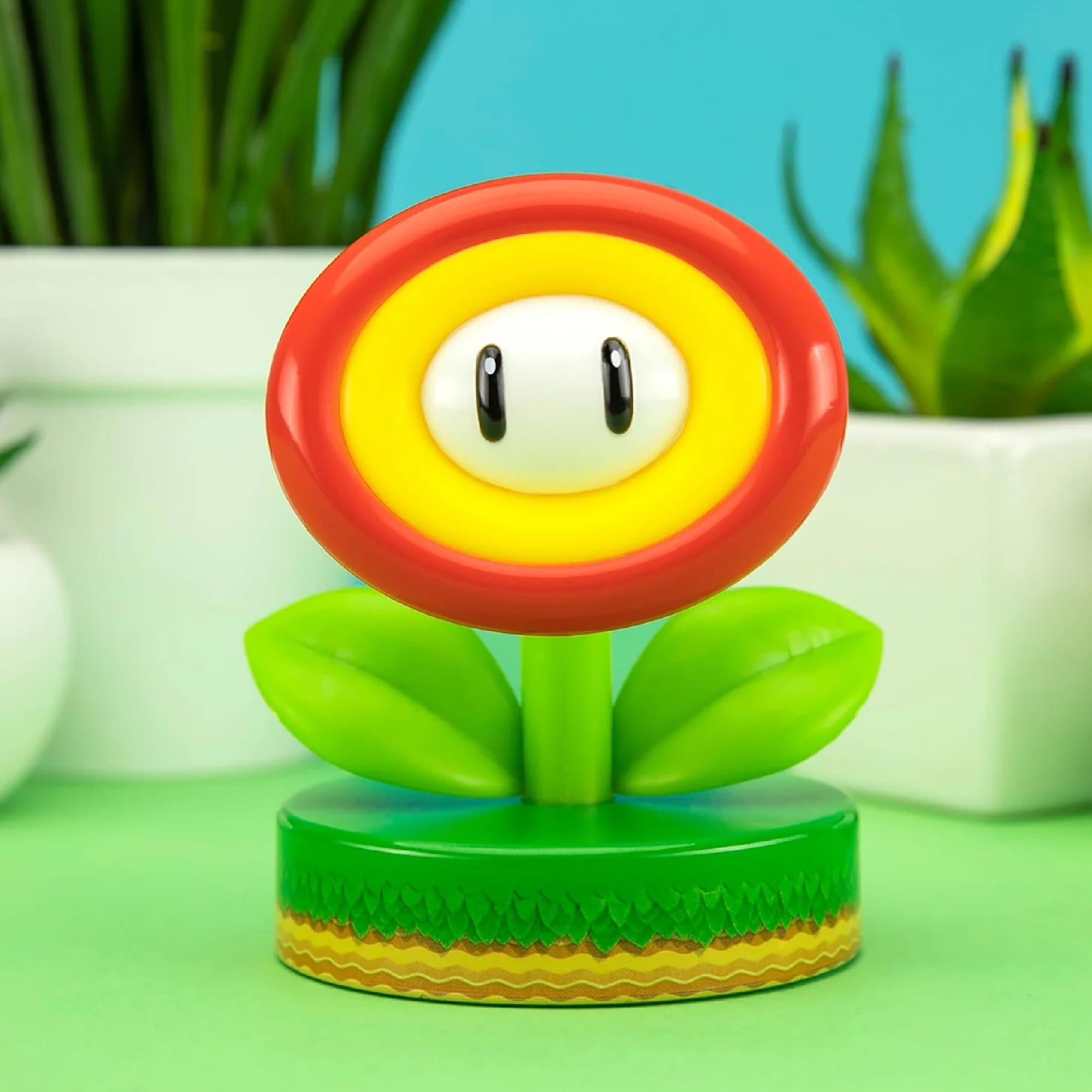 Nintendo Super Mario - Fire Flower Icon Light V2 by Paladone