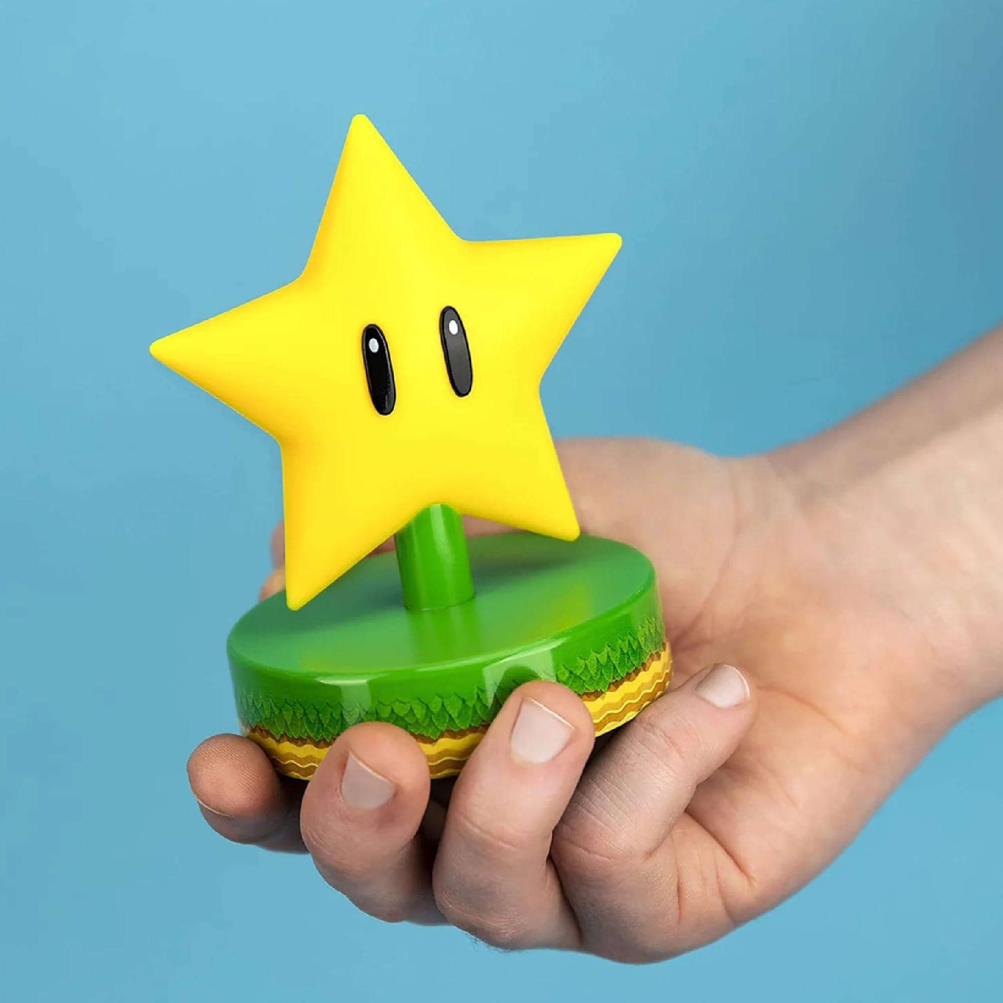 Nintendo Super Mario Super Star Icon Light V3 by Paladone