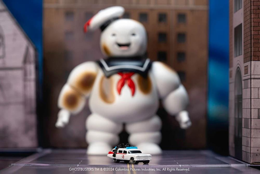 Ghostbusters Nanoscene 6-Inch Stay Puft Marshmallow Man with Nano Ecto-1 Die-Cast Vehicle by Jada Toys